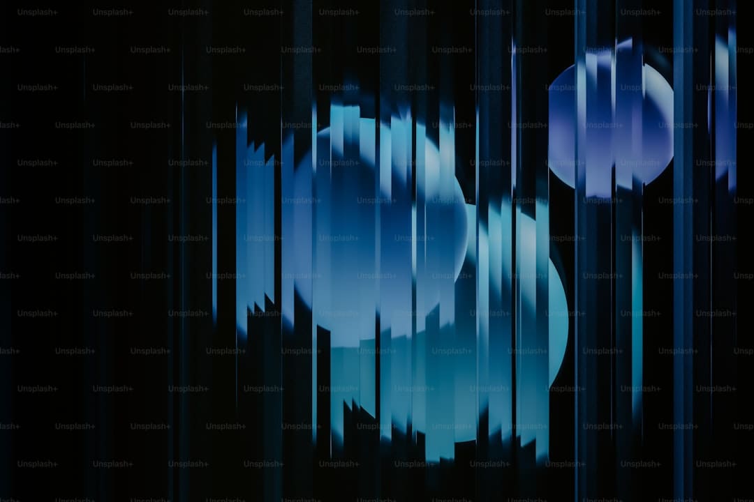 别怪世人多疑虑，只因人世爱扮演